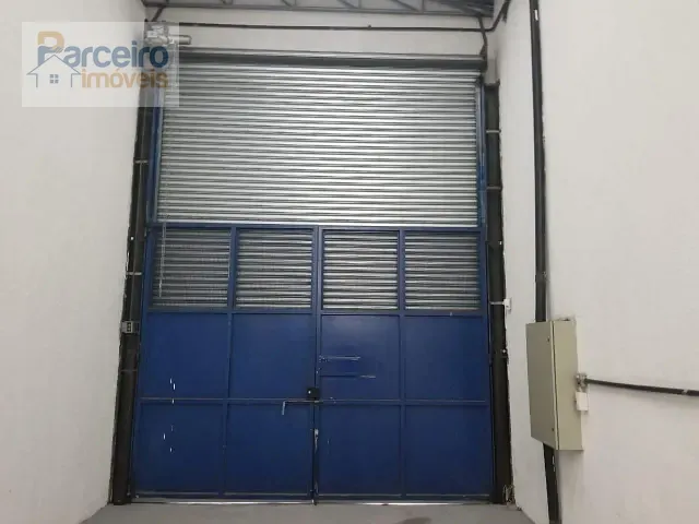 Galpão / Barracão com 860m², para alugar, no bairro Vila Sílvia em São Paulo