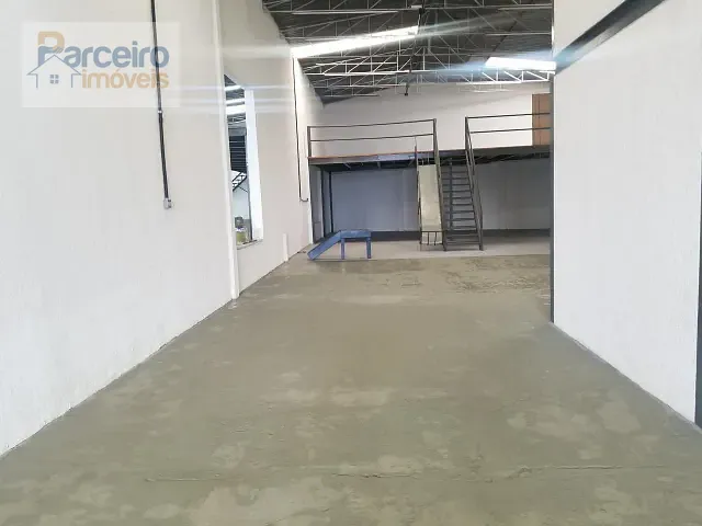Galpão / Barracão com 860m², para alugar, no bairro Vila Sílvia em São Paulo