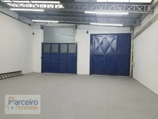 Galpão / Barracão com 860m², para alugar, no bairro Vila Sílvia em São Paulo