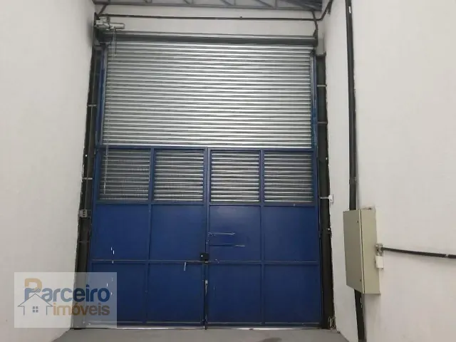 Galpão / Barracão com 860m², para alugar, no bairro Vila Sílvia em São Paulo