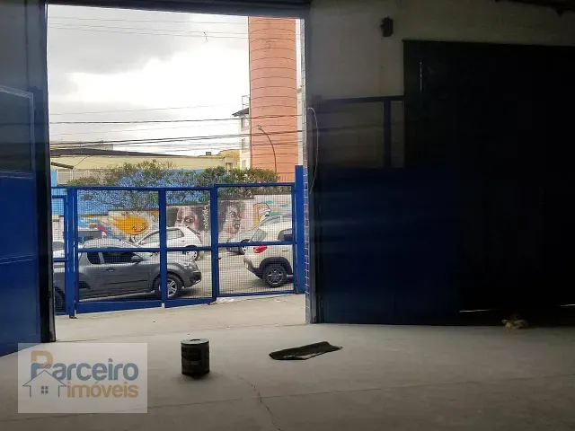 Galpão / Barracão com 860m², para alugar, no bairro Vila Sílvia em São Paulo