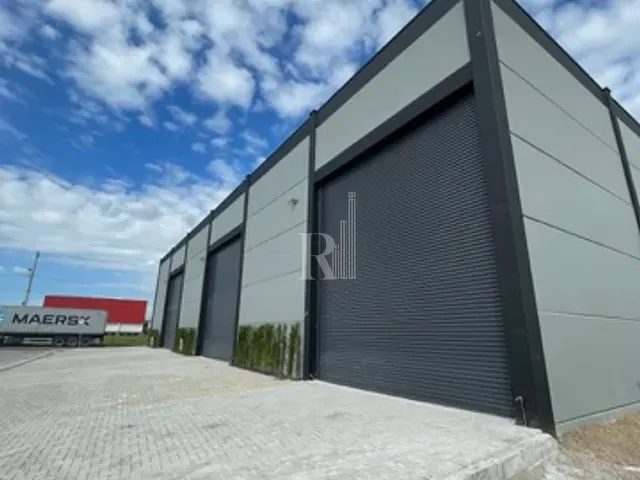 Galpão / Barracão com 443m², para alugar, no bairro Praça em Tijucas