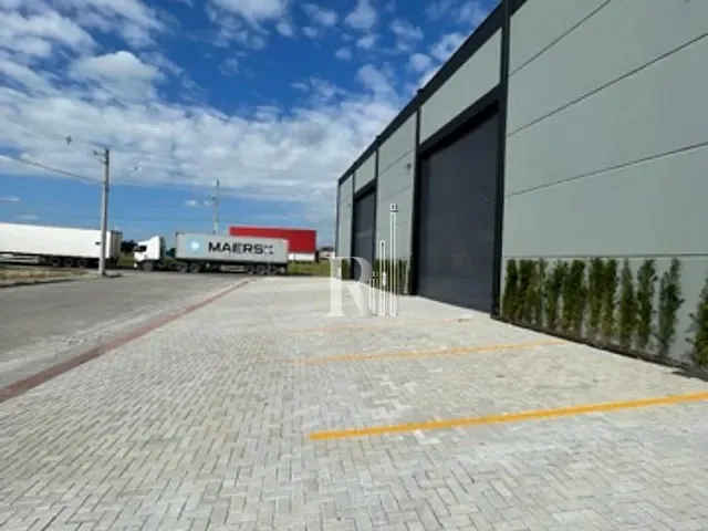 Galpão / Barracão com 398m², para alugar, no bairro Praça em Tijucas