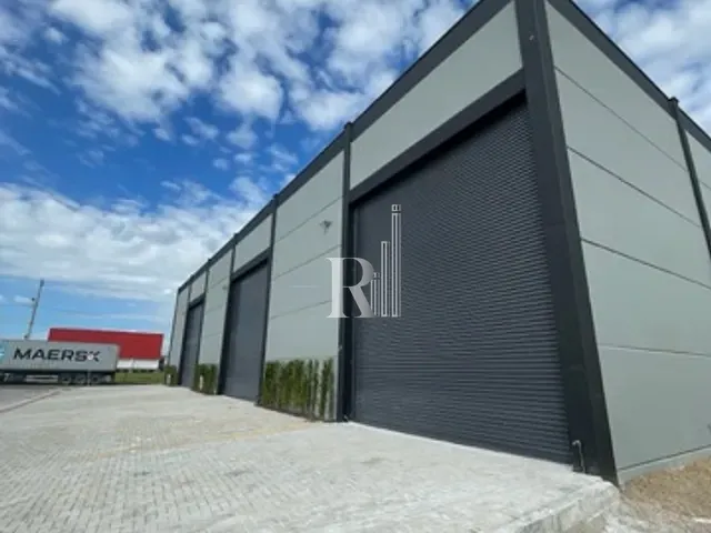 Galpão / Barracão com 398m², para alugar, no bairro Praça em Tijucas