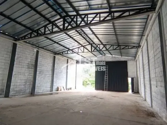 Galpão / Barracão com 202m², para alugar, no bairro Jardim das Videiras em Andradas