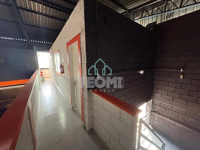 Galpão / Barracão com 855m², para alugar, no bairro Jardim Baronesa em Taubaté