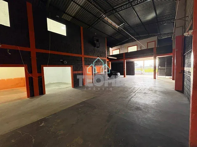 Galpão / Barracão com 855m², para alugar, no bairro Jardim Baronesa em Taubaté