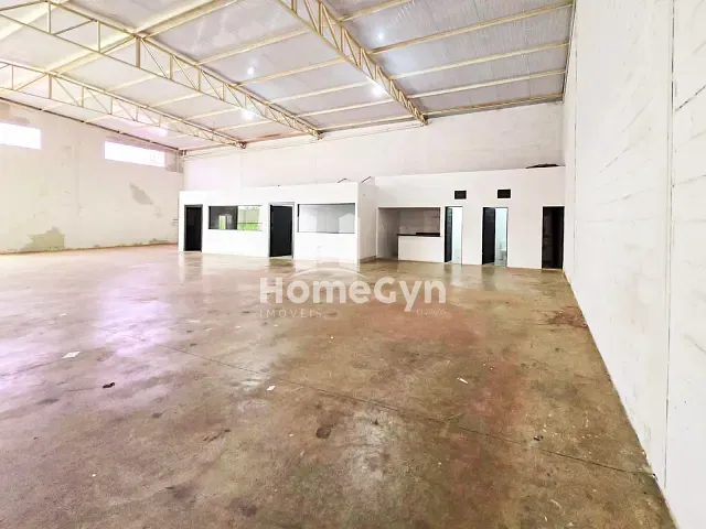 Galpão / Barracão com 360m², para alugar, no bairro Jardim Transbrasiliano em Aparecida de Goiânia