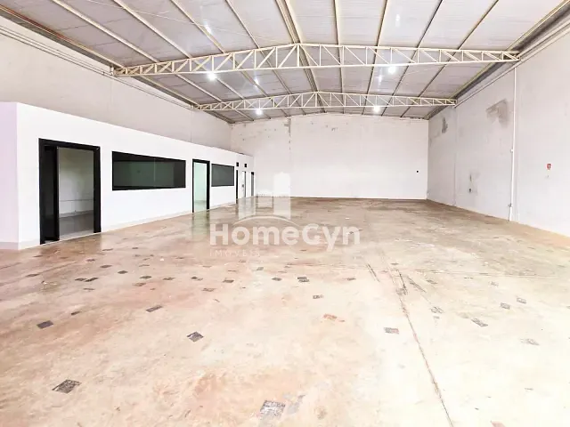 Galpão / Barracão com 360m², para alugar, no bairro Jardim Transbrasiliano em Aparecida de Goiânia