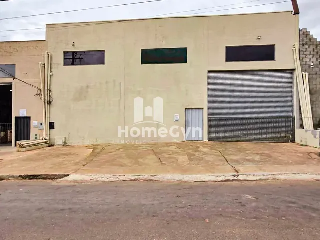 Galpão / Barracão com 360m², para alugar, no bairro Jardim Transbrasiliano em Aparecida de Goiânia