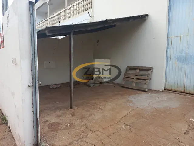 Galpão / Barracão com 367m², à venda, no bairro Waldemar Hauer em Londrina