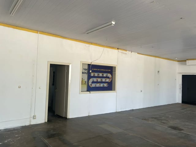 Galpão / Barracão com 600m², para alugar, no bairro Parque Califórnia em Campos dos Goytacazes