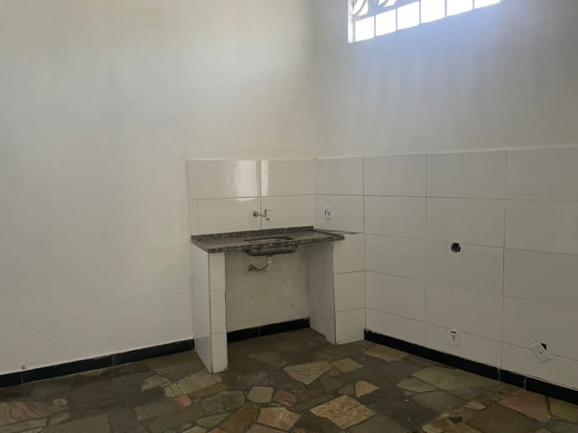 Galpão / Barracão com 600m², para alugar, no bairro Parque Califórnia em Campos dos Goytacazes
