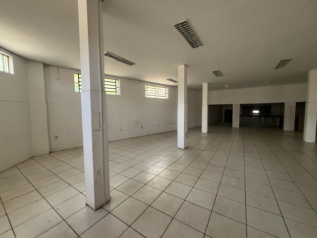 Galpão / Barracão com 299m², para alugar, no bairro Parque Orlanda II em Piracicaba