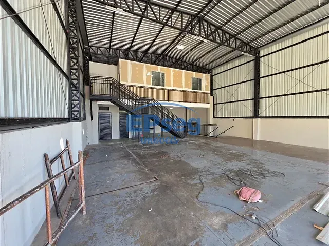 Galpão / Barracão com 312m², para alugar, no bairro Waldemar Hauer em Londrina