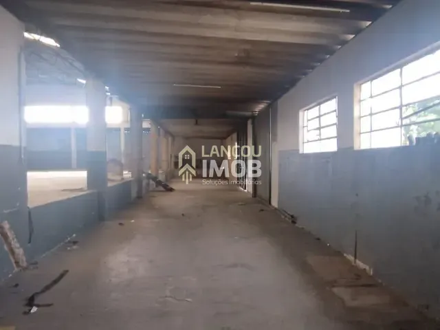 Galpão / Barracão à venda ou para alugar, no bairro Vila Nova Jundiainópolis em Jundiaí