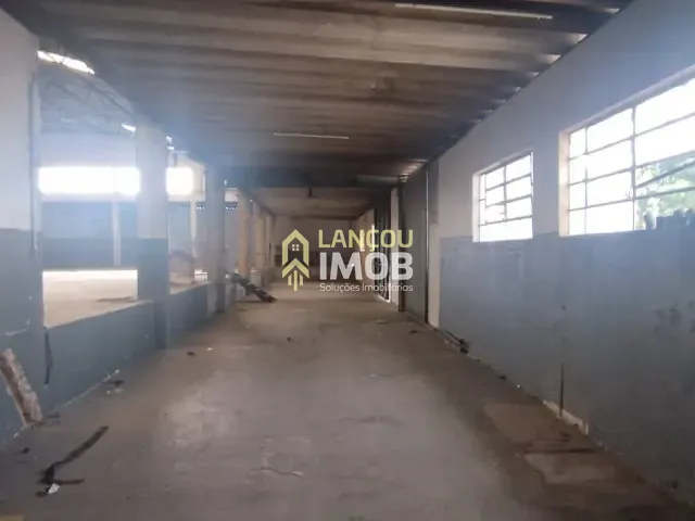 Galpão / Barracão à venda ou para alugar, no bairro Vila Nova Jundiainópolis em Jundiaí