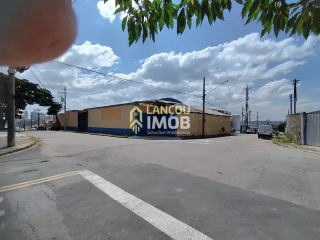 Galpão / Barracão à venda ou para alugar, no bairro Vila Nova Jundiainópolis em Jundiaí