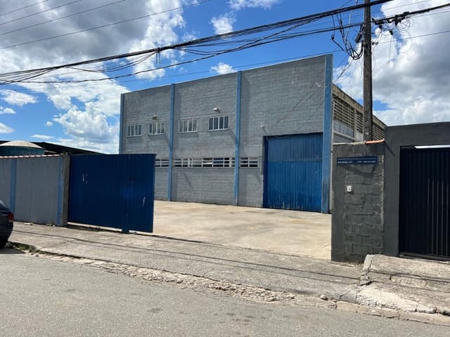 Galpão / Barracão com 1800m², para alugar, no bairro Chácara do Solar I (Fazendinha) em Santana de Parnaíba