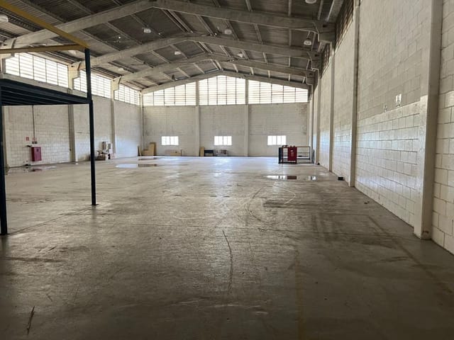 Galpão / Barracão com 1800m², para alugar, no bairro Chácara do Solar I (Fazendinha) em Santana de Parnaíba