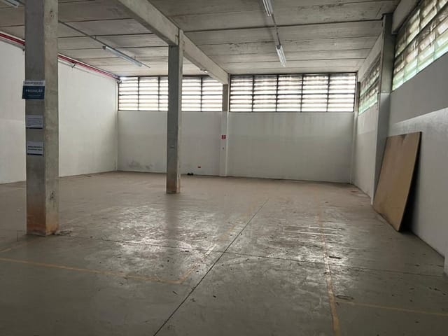 Galpão / Barracão com 1800m², para alugar, no bairro Chácara do Solar I (Fazendinha) em Santana de Parnaíba
