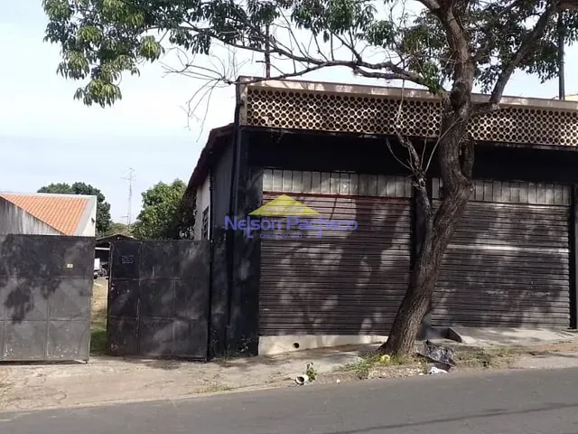 Galpão / Barracão com 1335m², à venda, no bairro Centro em Capivari