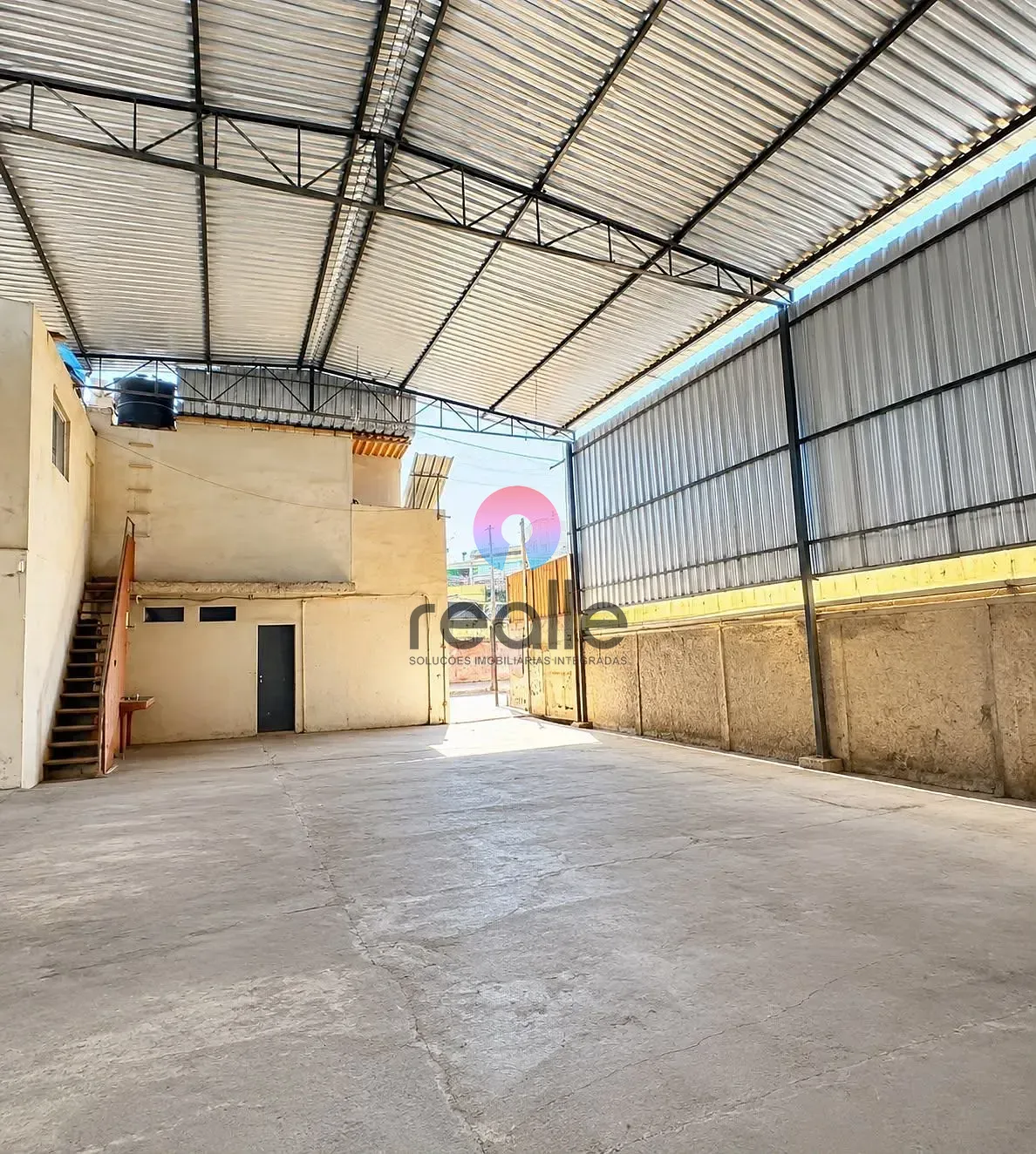 Depósito-Galpão, 329 m² - Foto 1