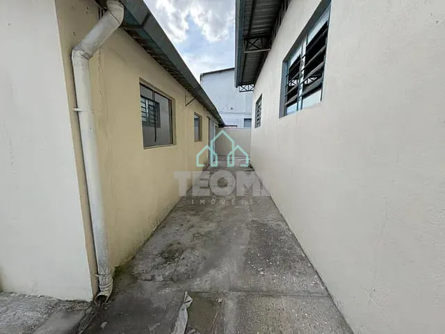 Galpão / Barracão com 404m², para alugar, no bairro Residencial Estoril em Taubaté