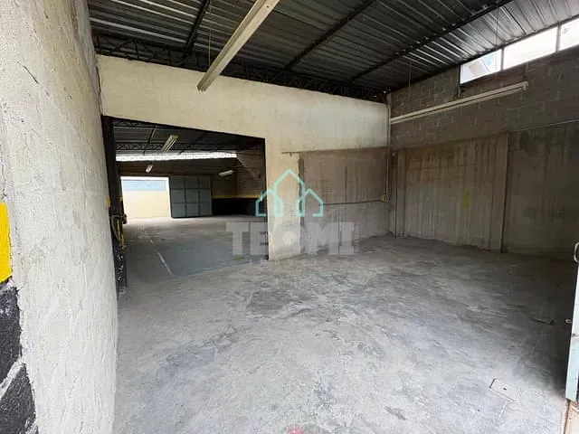 Galpão / Barracão com 404m², para alugar, no bairro Residencial Estoril em Taubaté
