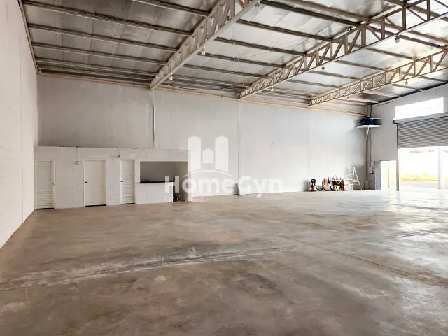 Galpão / Barracão com 370m², para alugar, no bairro Jardim Transbrasiliano em Aparecida de Goiânia