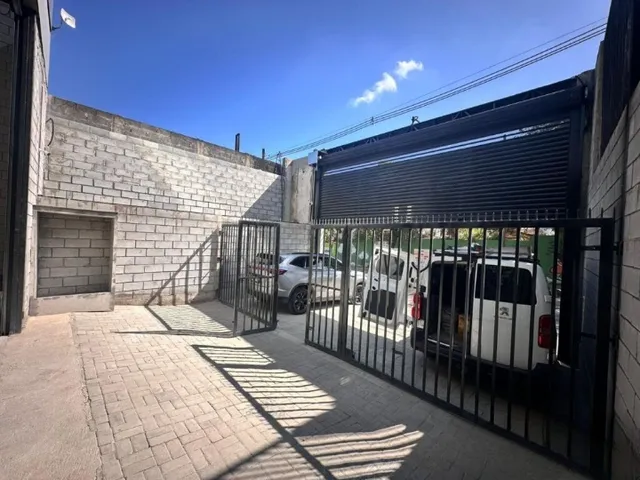 Galpão / Barracão à venda, no bairro Campestre em Santo André