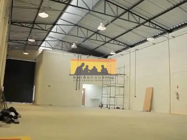 Galpão / Barracão com 300m², para alugar, no bairro Parque da Figueira em Paulínia