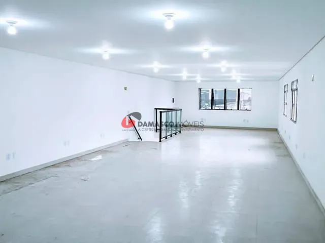 Galpão / Barracão com 300m², para alugar, no bairro Santo Antônio em São Caetano do Sul