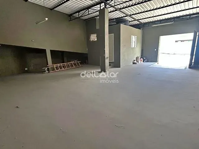 Galpão / Barracão com 120m², para alugar, no bairro Mantiqueira em Belo Horizonte