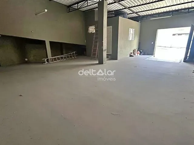 Galpão / Barracão com 120m², para alugar, no bairro Mantiqueira em Belo Horizonte