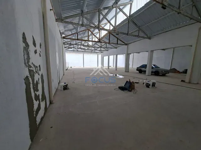 Galpão / Barracão com 701m², para alugar, no bairro Jardim das Orquídeas em Jundiaí