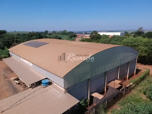 Galpão / Barracão com 4761m², à venda, no bairro Centro em Rolândia
