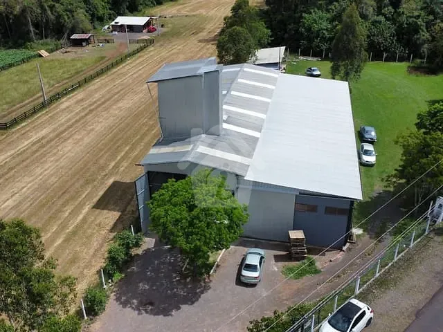 Galpão / Barracão com 686m², à venda, no bairro Germânia em Westfalia