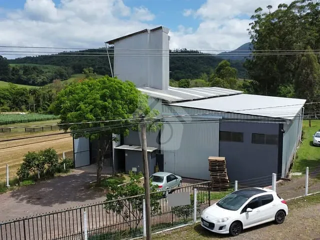 Galpão / Barracão com 686m², à venda, no bairro Germânia em Westfalia