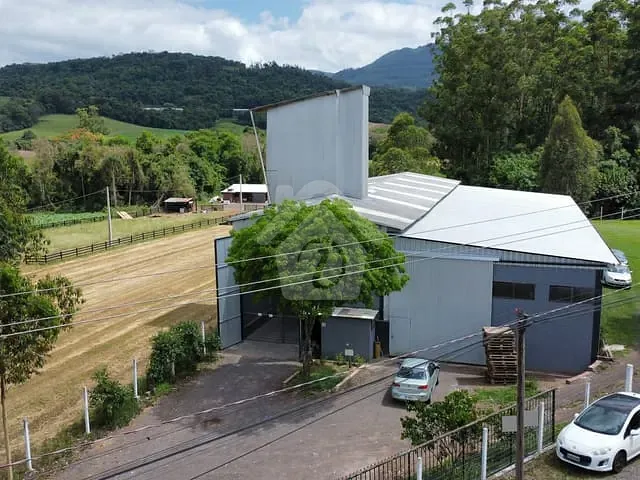 Galpão / Barracão com 686m², à venda, no bairro Germânia em Westfalia