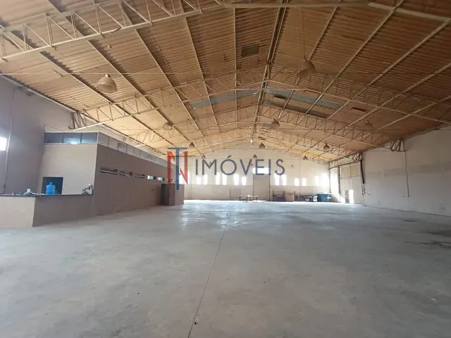 Galpão / Barracão com 1200m², para alugar, no bairro Serra Negra em Bom Jesus dos Perdões
