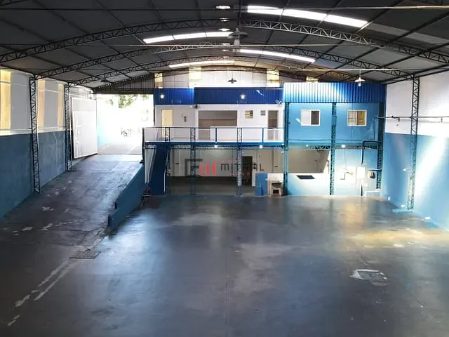 Galpão / Barracão com 1007m², à venda ou para alugar, no bairro Tarobá em Londrina
