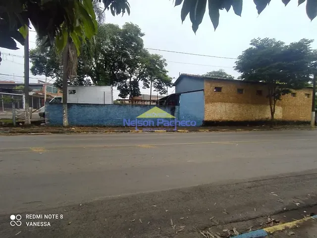 Galpão / Barracão com 477m², à venda, no bairro Centro em Mombuca
