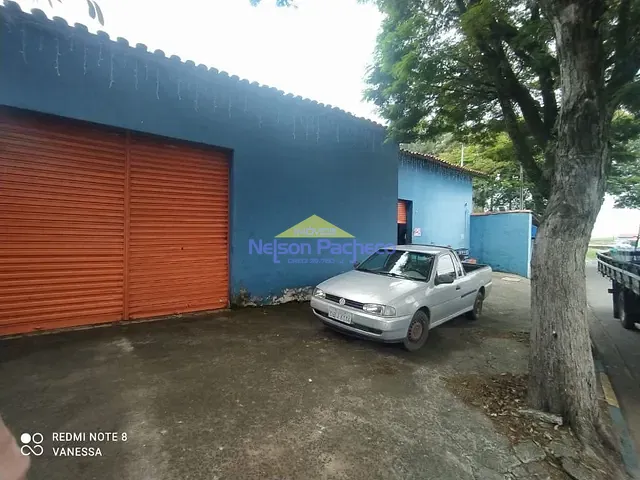 Galpão / Barracão com 477m², à venda, no bairro Centro em Mombuca