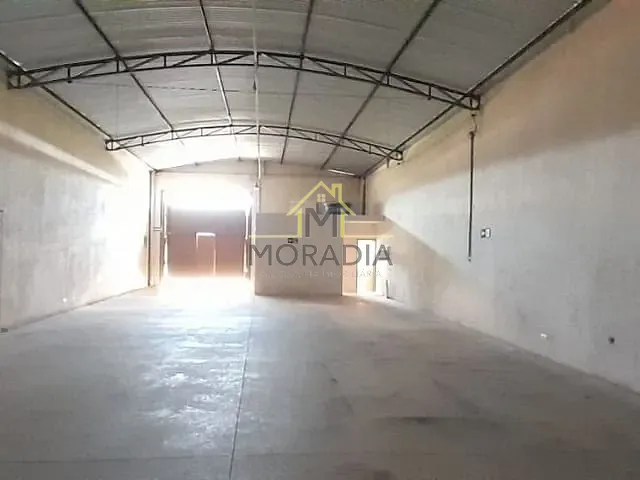 Galpão / Barracão com 250m², para alugar, no bairro Jardim Alvorada em Guaxupé