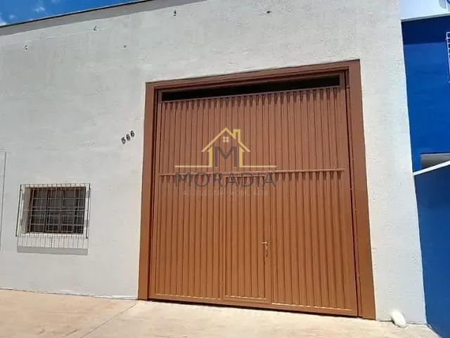 Galpão / Barracão com 250m², para alugar, no bairro Jardim Alvorada em Guaxupé