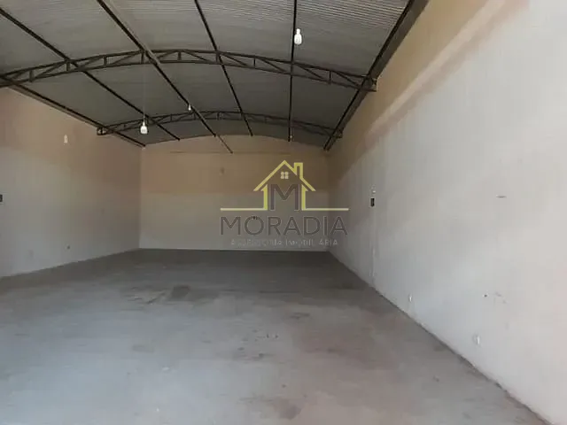 Galpão / Barracão com 250m², para alugar, no bairro Jardim Alvorada em Guaxupé