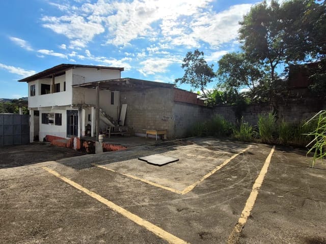 Galpão / Barracão para alugar, no bairro Novo Cavaleiro em Macaé
