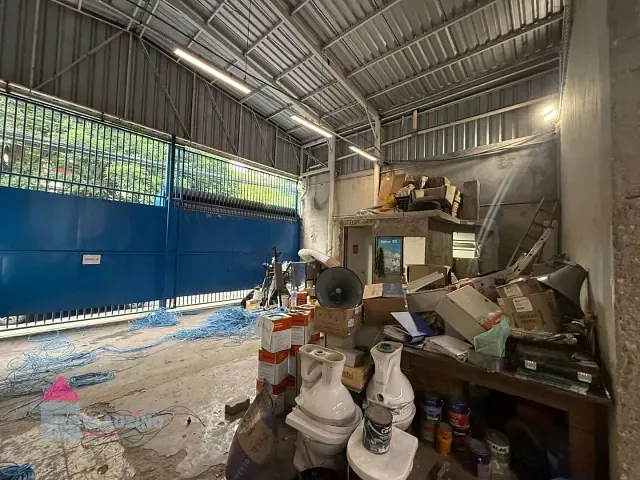 Galpão / Barracão com 900m², à venda, no bairro Vila das Belezas em São Paulo