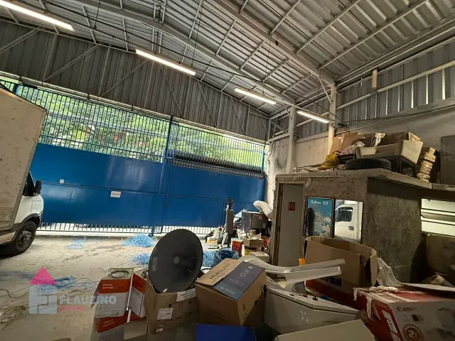 Galpão / Barracão com 900m², à venda, no bairro Vila das Belezas em São Paulo